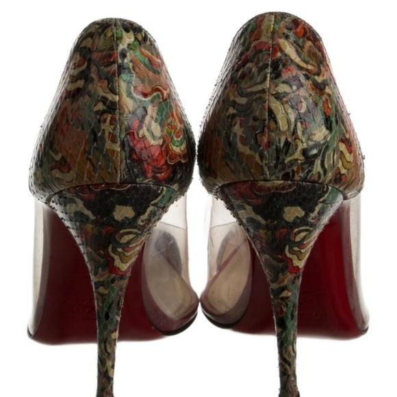 Size 7 louboutin heels - Picture 2 of 5